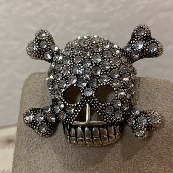 Vintage Jewelry - Day of the Dead Skull pin brooch